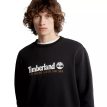 Timberland WWES Crew Neck Sweatshirt BB Regular (herre) med nærbillede af motivet på model