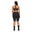 Kay Bike Tights i farven black/black bagfra på model