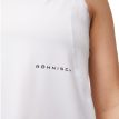 Close-up af logoet på Röhnisch Streamline Tank Top (dame)