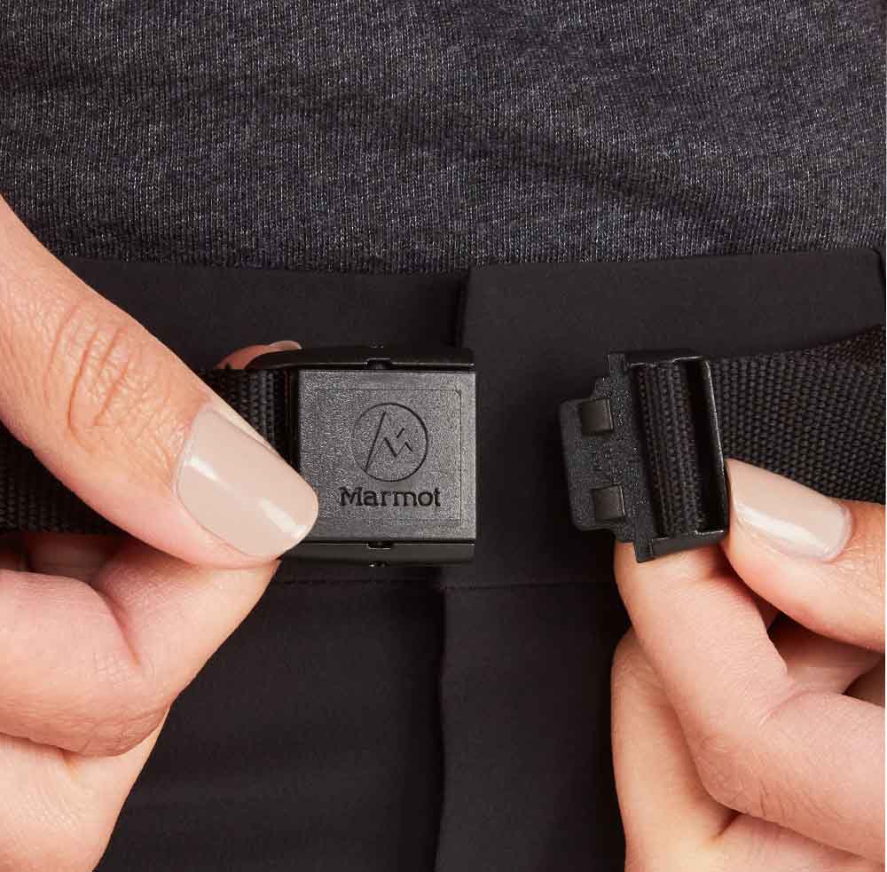 Nærbillede af lukningen på Marmot Women's Mountain Active Pant bukser (dame)