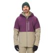 Mand iført Marmot Refuge Pro Jacket