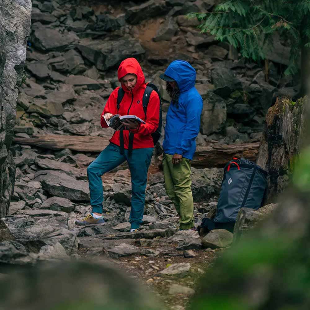 2 modeller har de behagelige Black Diamond Notion Pants friluftsbukser (dame) - 2024 på