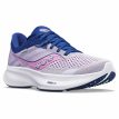 Et par behagelige og stabile Saucony Ride 16 løbesko (dame) set skråt forfra