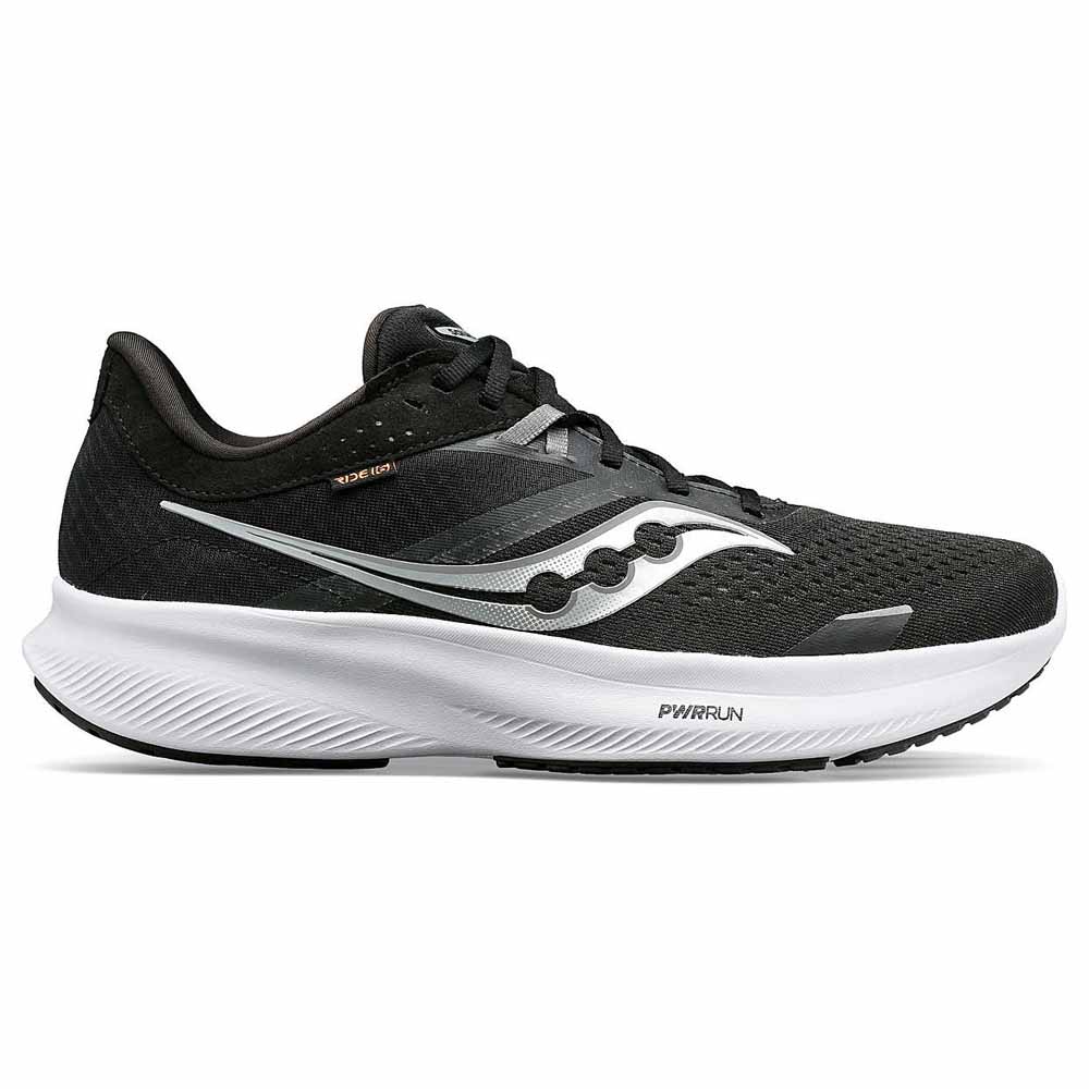 Et par behagelige og stabile Saucony Ride 16 løbesko (dame) i farverne black/white