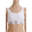 Kvinde iført Adidas Scoop Bralette BH i rosa