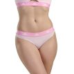 Kvinde iført Adidas Thong 3-pak trusser i farven pink