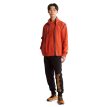Mand iført træningsbukser fra Timberland Logo Tracksuit Bottoms