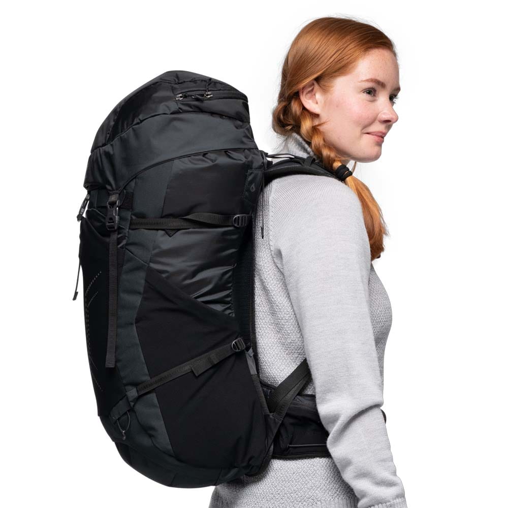 Bergans Vengetind 42L rygsæk (dame) på en model