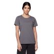 Kvinde iført steel grey T-shirt fra Black Diamond Lightwire Tech