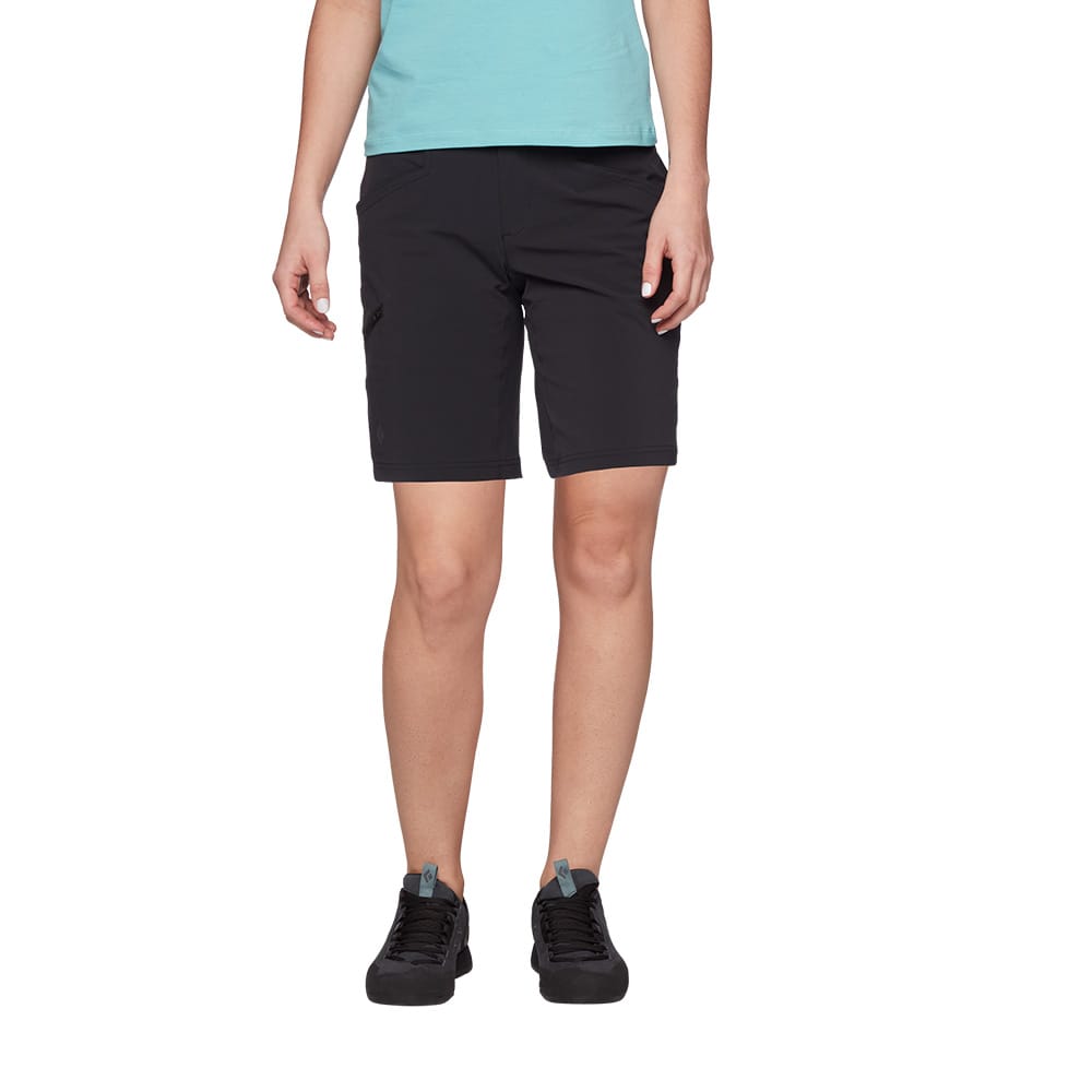 Person iført Black Diamond Valley Shorts