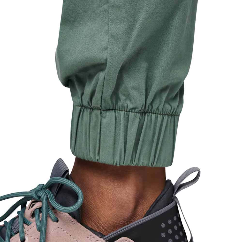 Manchetter på de behagelige Black Diamond Notion Pants friluftsbukser (dame) - 2024