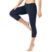 Kvinde iført Base 3/4 Tight 230 fra super.natural.