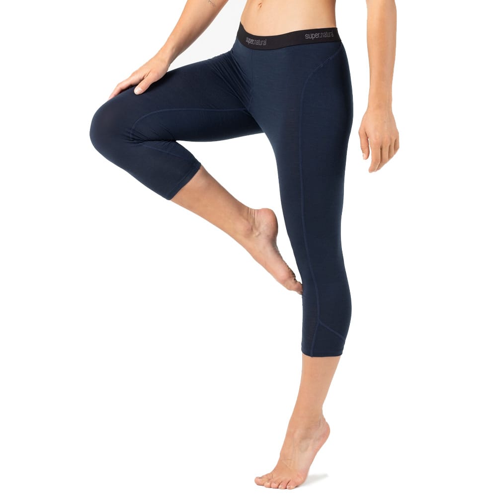 Kvinde iført Base 3/4 Tight 230 fra super.natural.