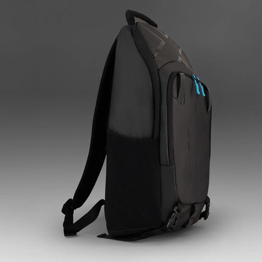 2XU Commute Backpack reppu (unisex) sivulta