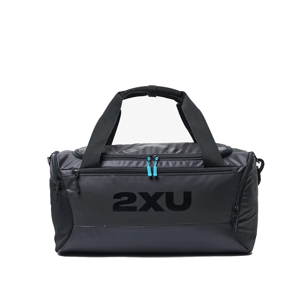 2XU Gym Bag treenilaukun etupuoli (unisex)