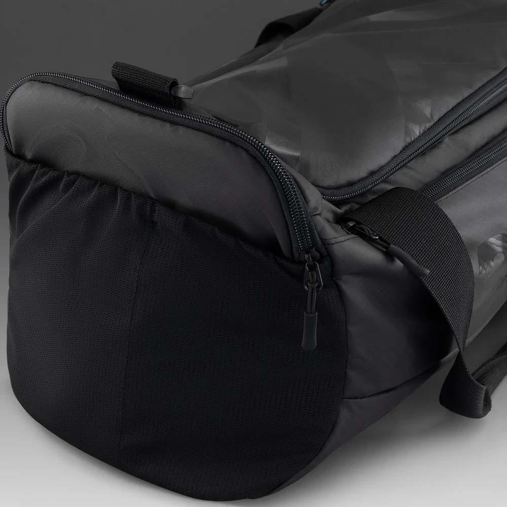 2XU Gym Bag treenilaukun (unisex) sivutasku