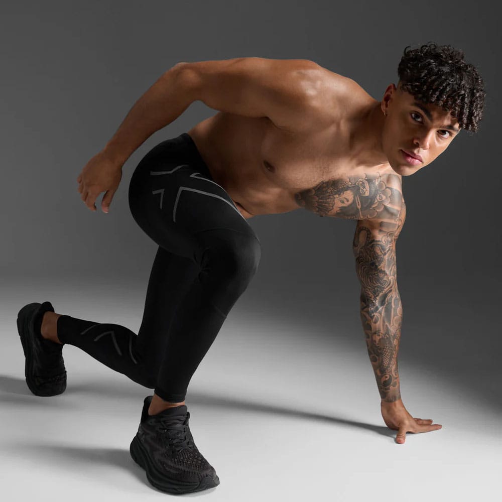 malli pukee 2XU Ignition Shield Compression Tights juoksutightsit (miehet)