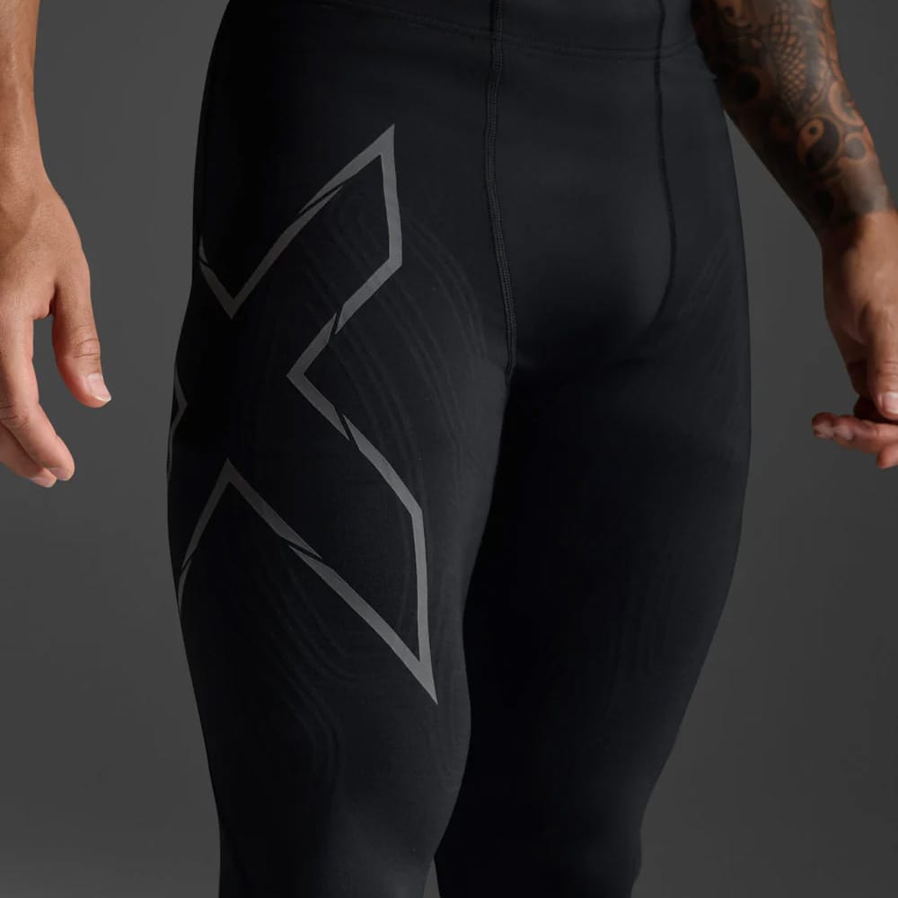 2XU Light Speed Compression Tights treenilegginssit (miehet) yksityiskohdat