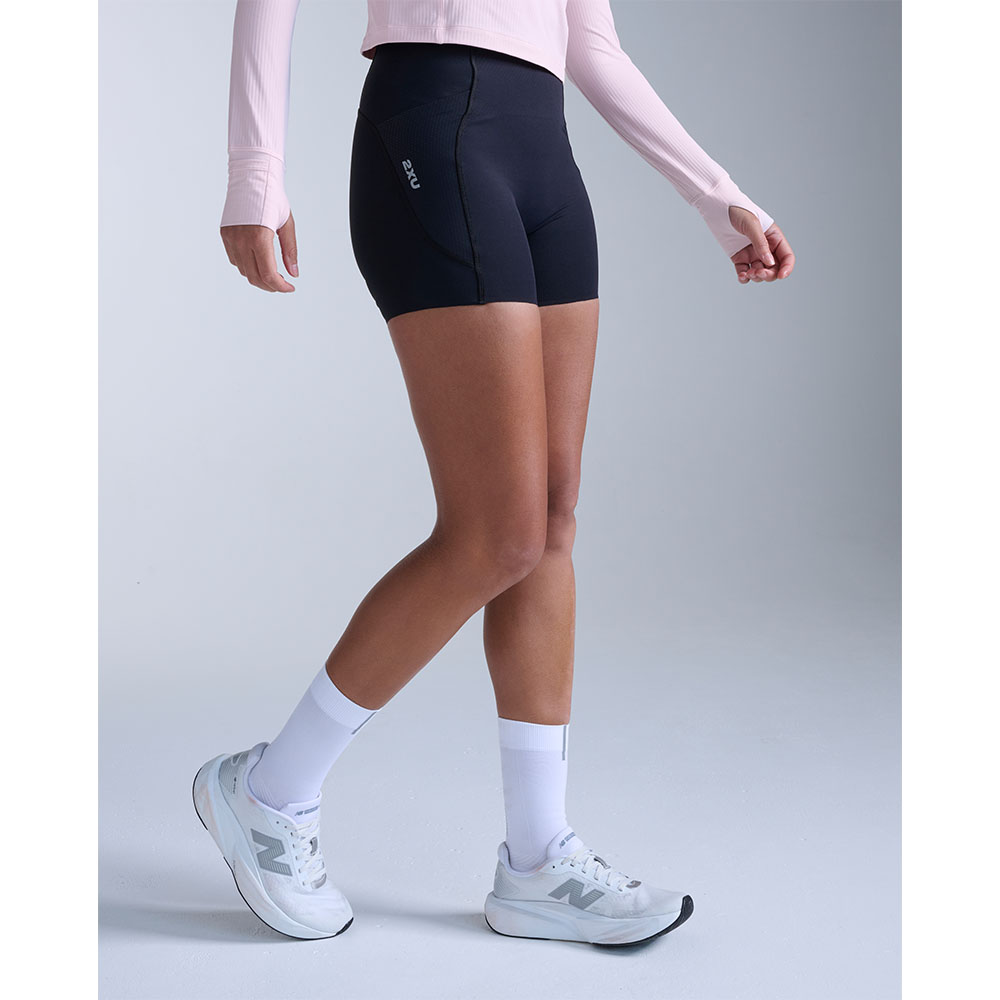 2XU Aero Mesh Hi-Rise Compression 4 inch Shorts (naiset) musta