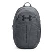 Under Armour Hustle Lite arkireppu (unisex) värissä Pitch Gray