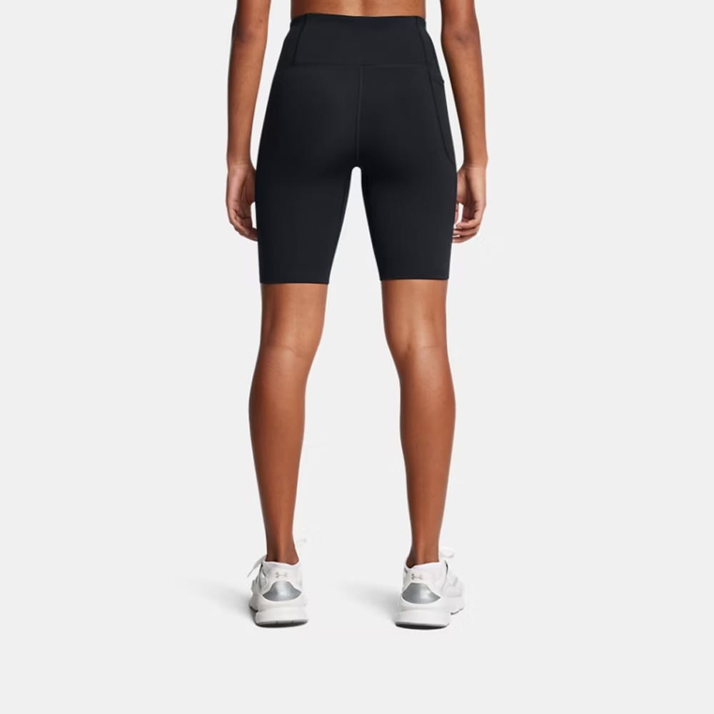 Under Armour Motion Bike Short EMEA treenishortsien (naiset) takapuoli mallin yllä