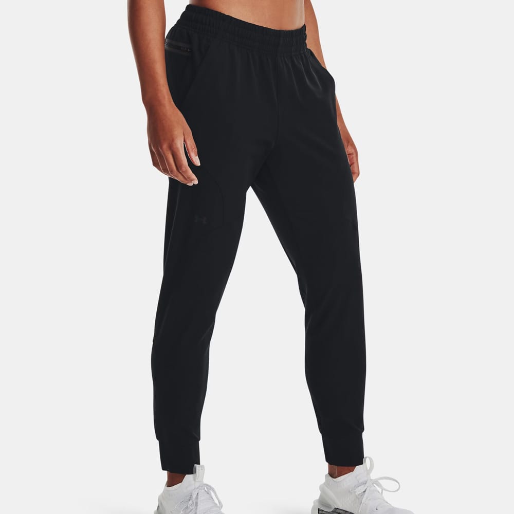 Under Armour UA Unstoppable Jogger treenihousut (naisten) edestä mallin yllä
