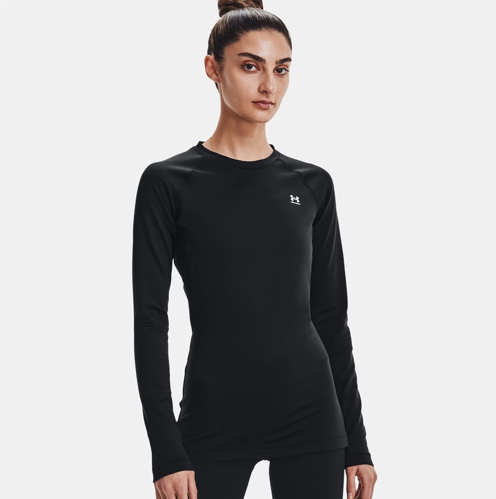 Under Armour UA Coldgear Authentics Crew treenipaidan (naiset) etupuoli mallin yllä