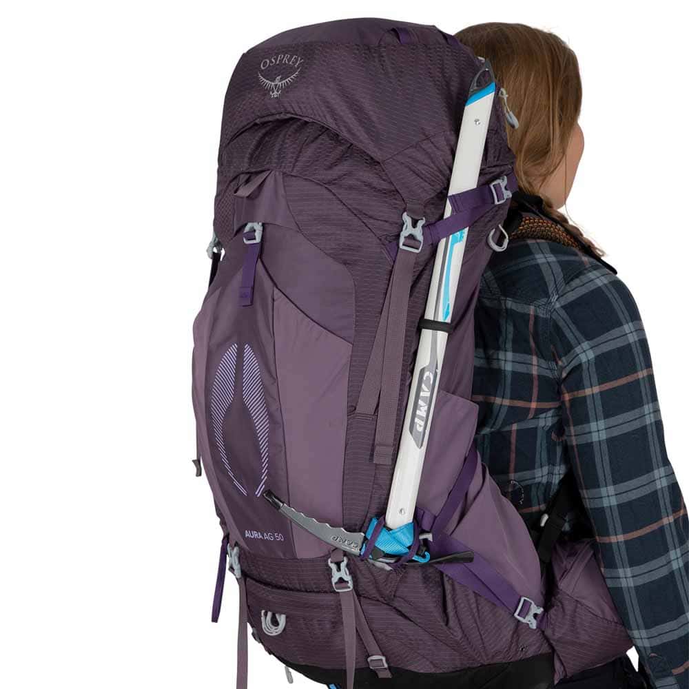 lomme for isøkser på lett og praktisk Osprey Aura AG 50L turryggsekk (dame)