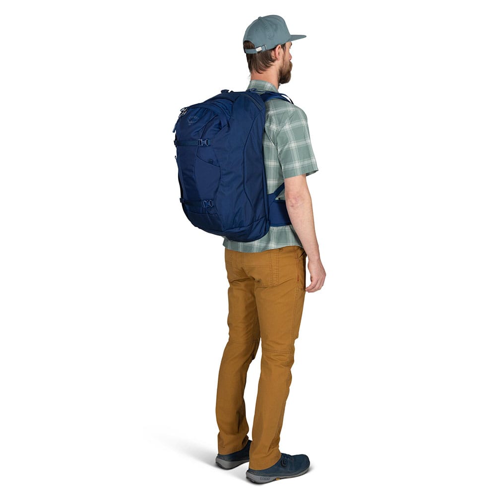 Osprey farpoint 40 blå på modell