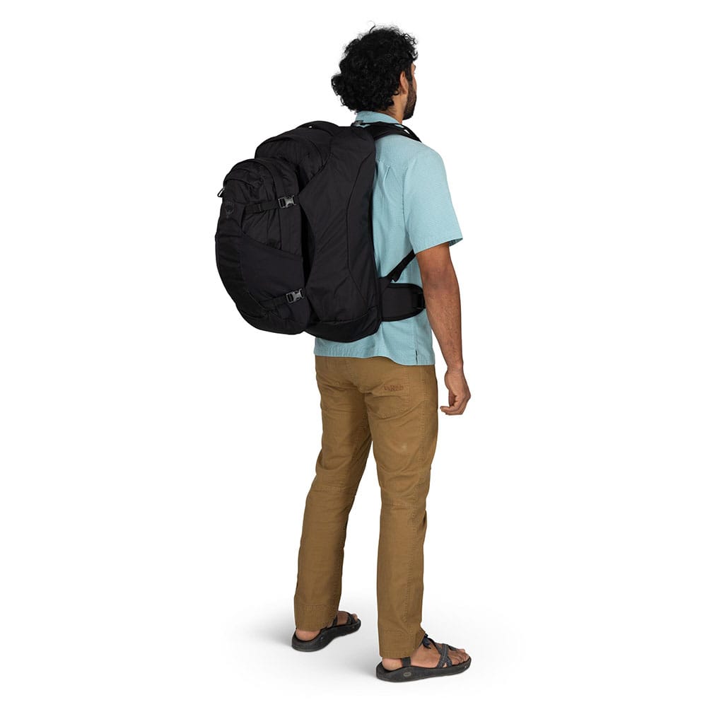 Osprey farpoint 55 sort på modell