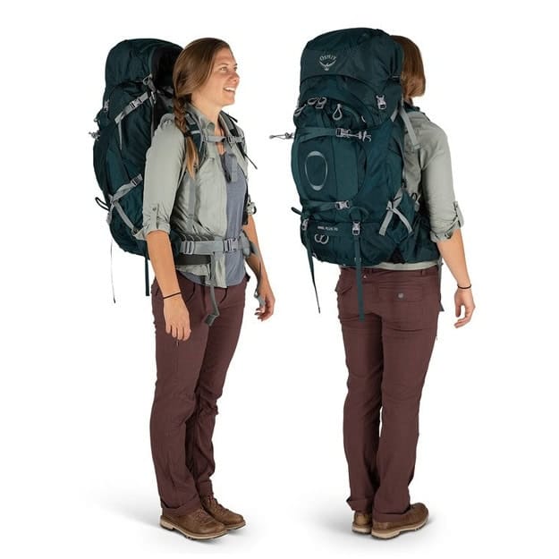 Osprey Ariel plus 70 på modell bak og forfra
