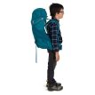 Osprey Ace 38L vandreryggsekk (barn) på et barn fra siden
