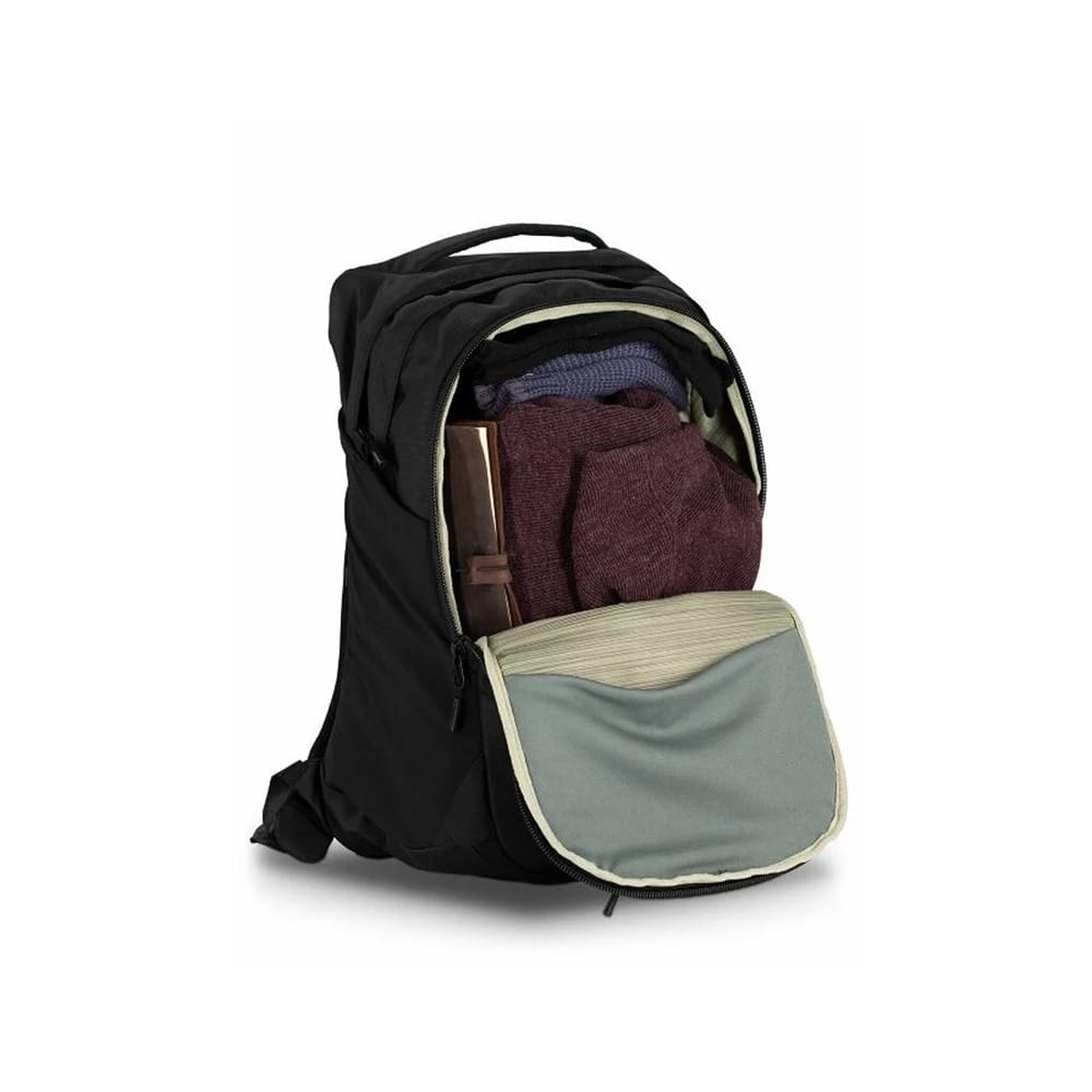 en åpen Osprey Aoede Airspeed 20L dagsryggsekk (unisex)