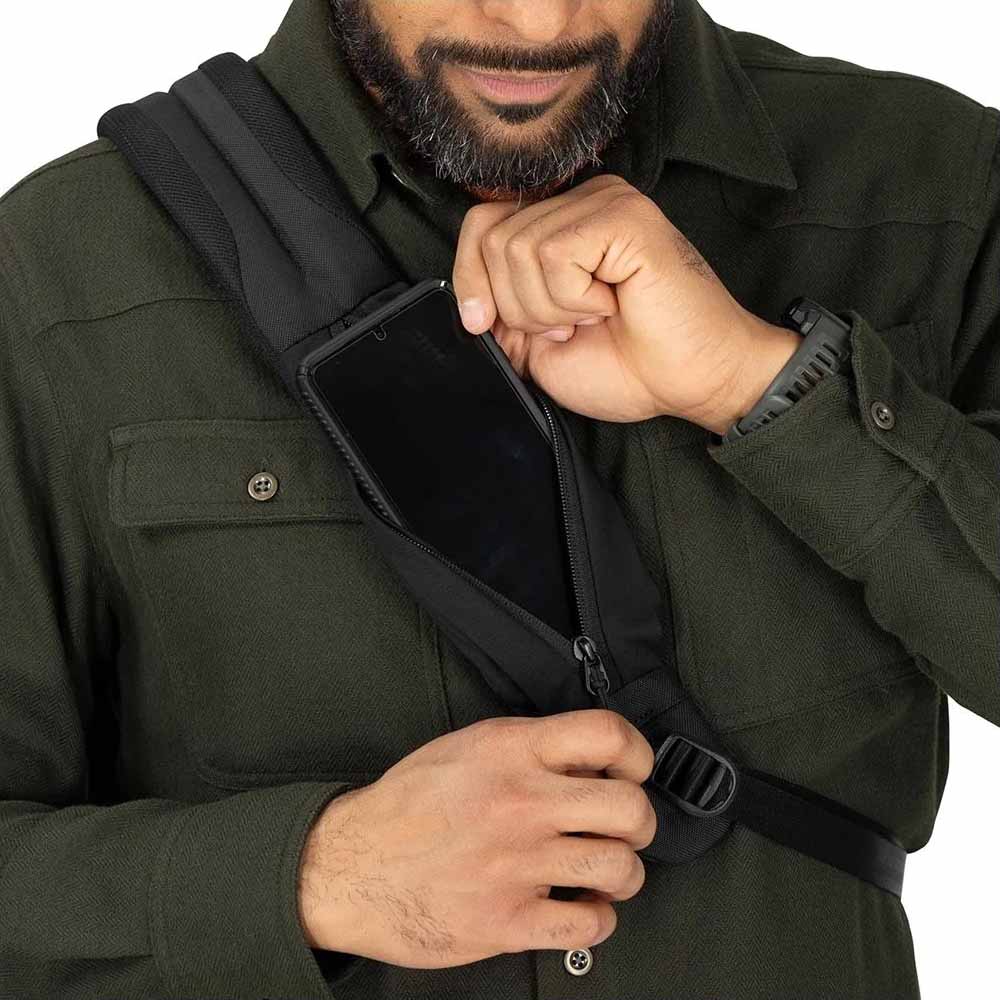 mobilrom på Osprey Aoede Sling skulderveske (unisex)