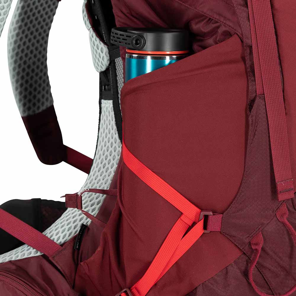 vannflaske i Osprey Aura AG LT 65L tursekk (dame)