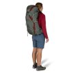 Osprey Eja 38L tursekk (dame) skrått bakfra på en modell