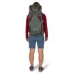 Baksiden av Osprey Eja 38L tursekk (dame) på en modell