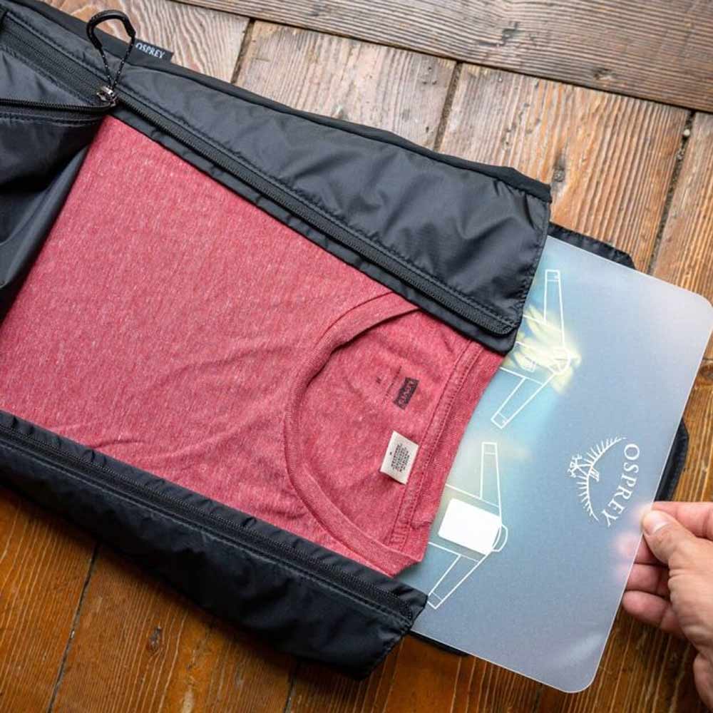 Osprey Ultralight Garment Folder med rød genser
