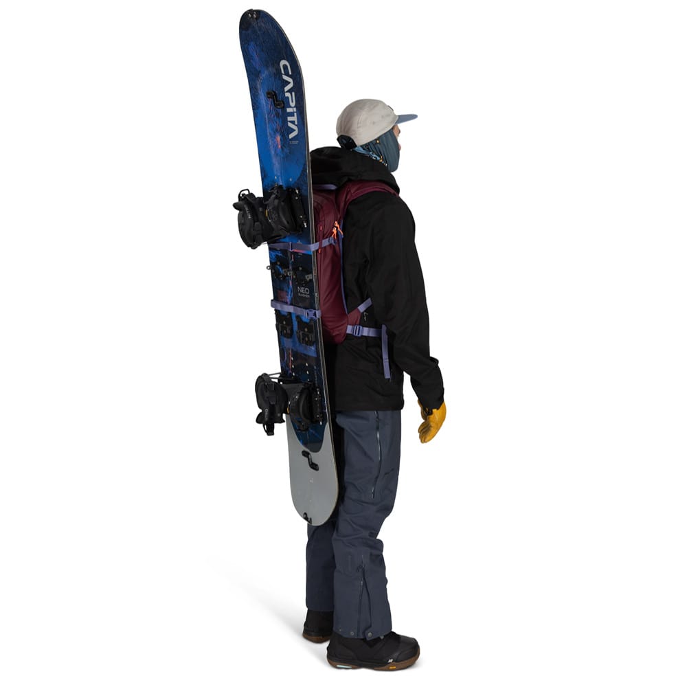 Osprey Glade 12 ski-sekk (unisex) på en modell