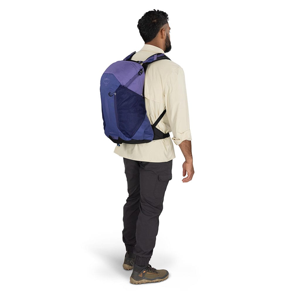 Osprey hikelite 22 botswana purple on model