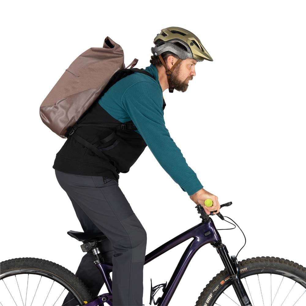 Osprey Metron WP 25S ryggsekk (unisex) i bruk