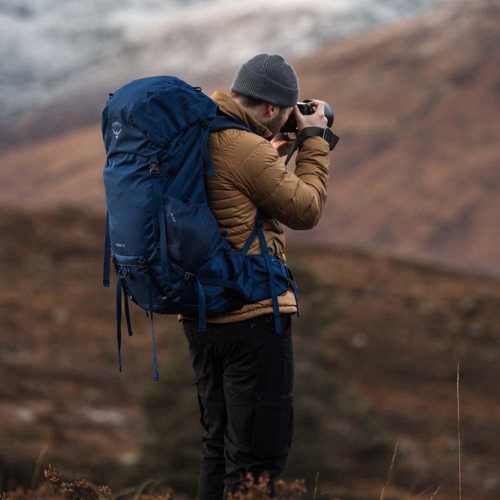Lifestyle bilde av Osprey Rook 50L tursekk (herre)