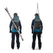demonstrasjon av hvordan man fester ski på en Osprey Soelden 45 skisekk (unisex)