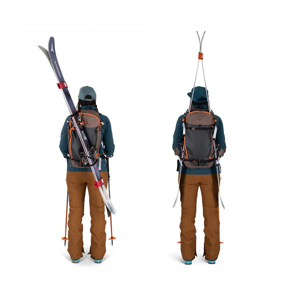 Osprey Sopris 25 skisekk (dame) på en modell med ski