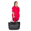 en Osprey Transporter Gear Tote 60L bag (unisex) som bæres som veske