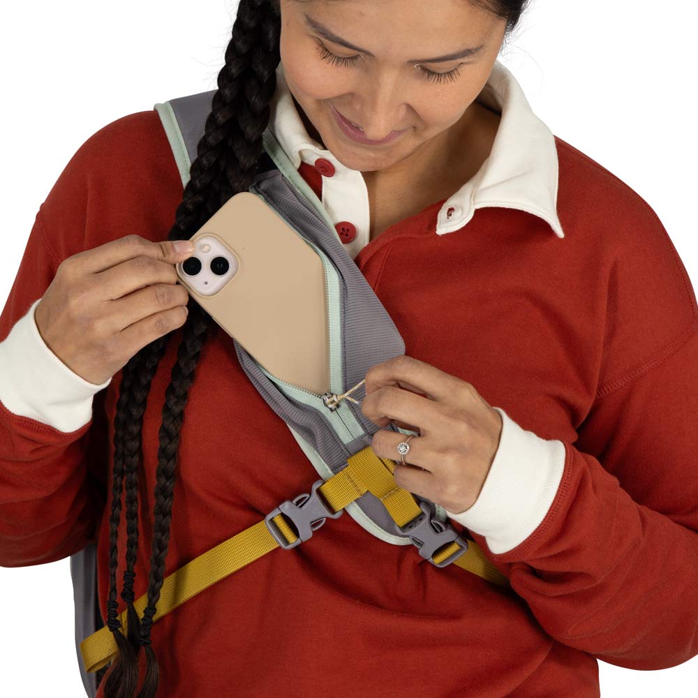 frontlomme på en Osprey Transporter Sling skulderveske (unisex)