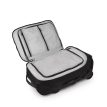 en Osprey Transporter Wheeled Carry-On reisekoffert 38L (unisex) med åpent rom