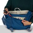 stort rom med interne lommer på Osprey Daylite Messenger 12 L skulderveske (unisex)