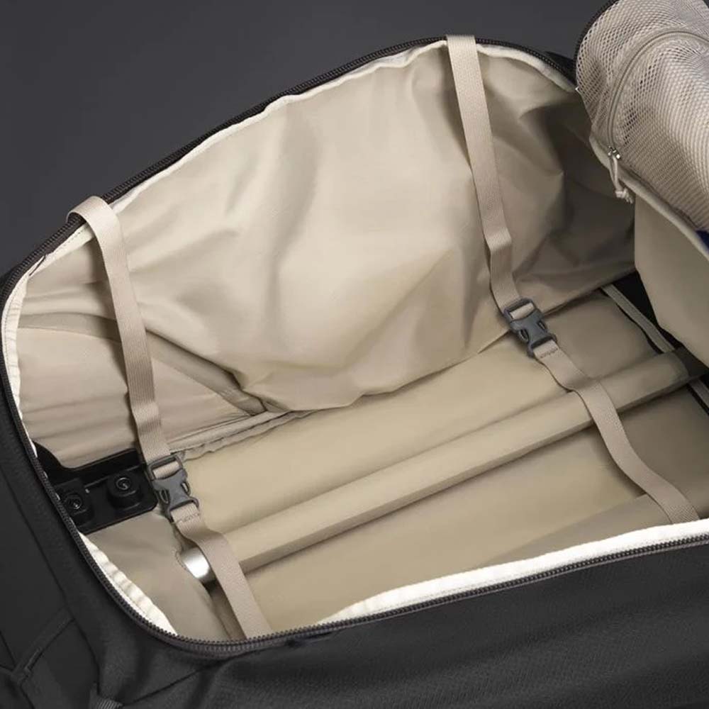 innside av Osprey Daylite Wheeled Duffel 85 L reiseveske (unisex)