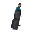 Osprey Daylite Carry-On Travel Pack 44 L reisesekk (unisex) på en koffert